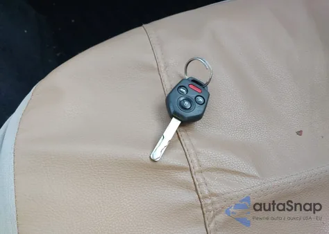 2010 Subaru Outback 2.5I Premium z USA, uszkodzony, nr VIN 4S4BRCCC2A3360310